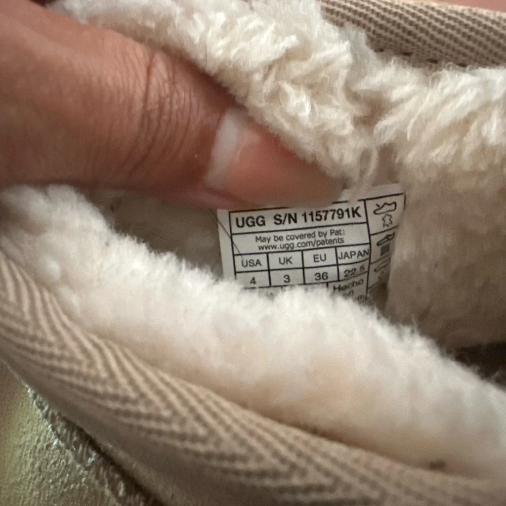 UGG kids classic